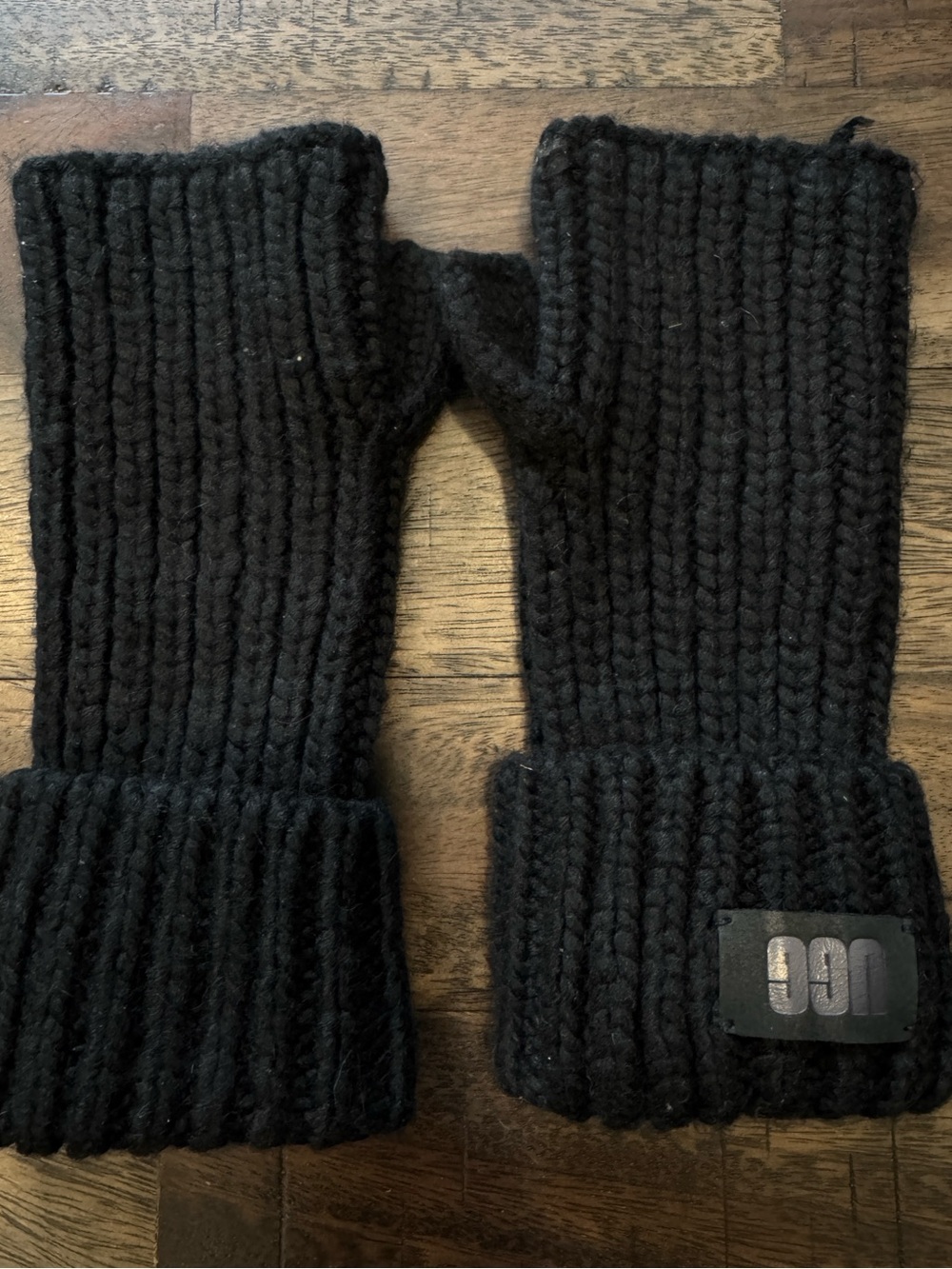 UGG Black Ribbed Knit Fingerless Mitts